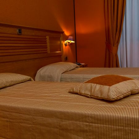 Hotel Futura Centro Congressi Napels Buitenkant foto