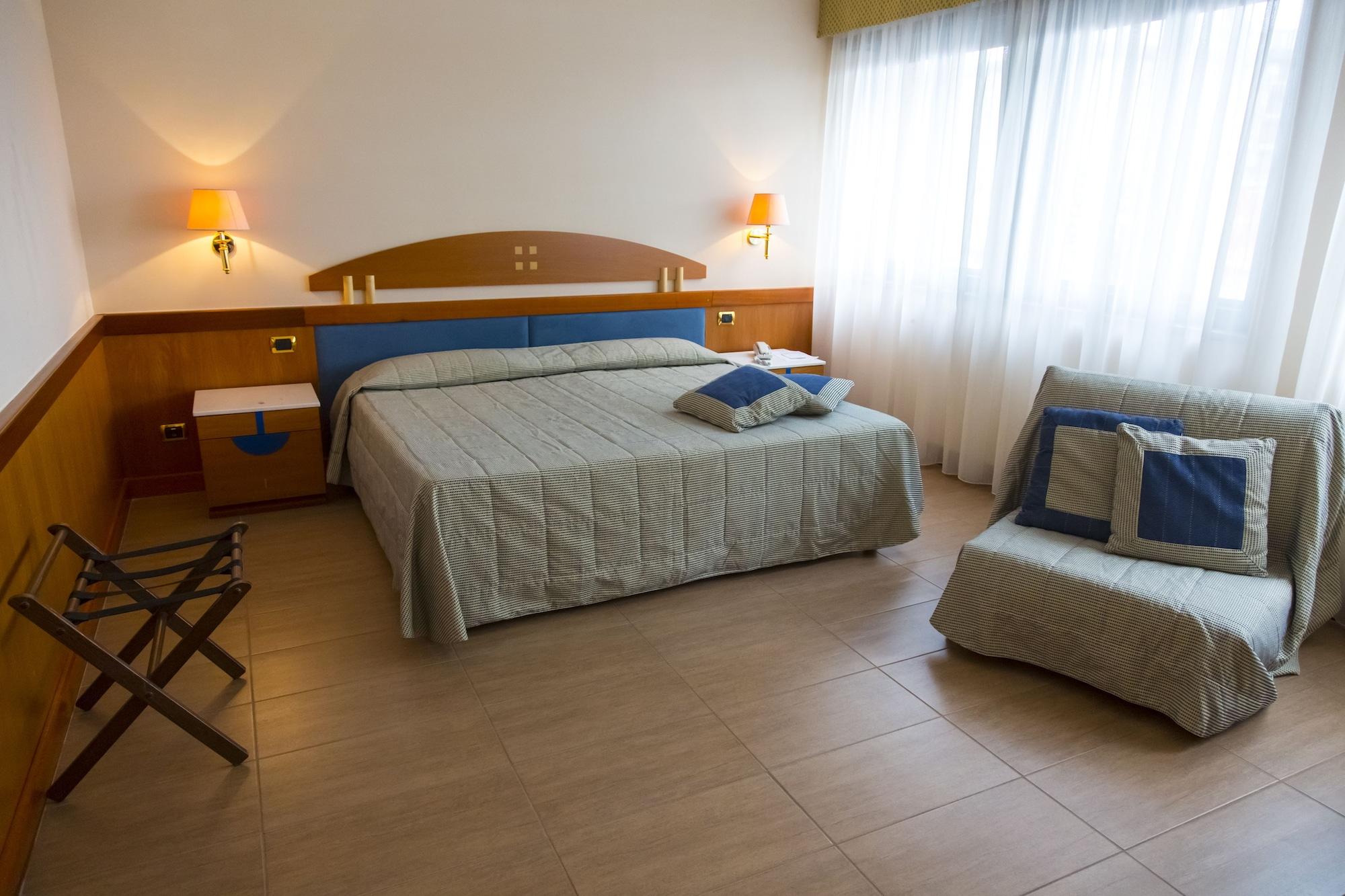 Hotel Futura Centro Congressi Napels Buitenkant foto